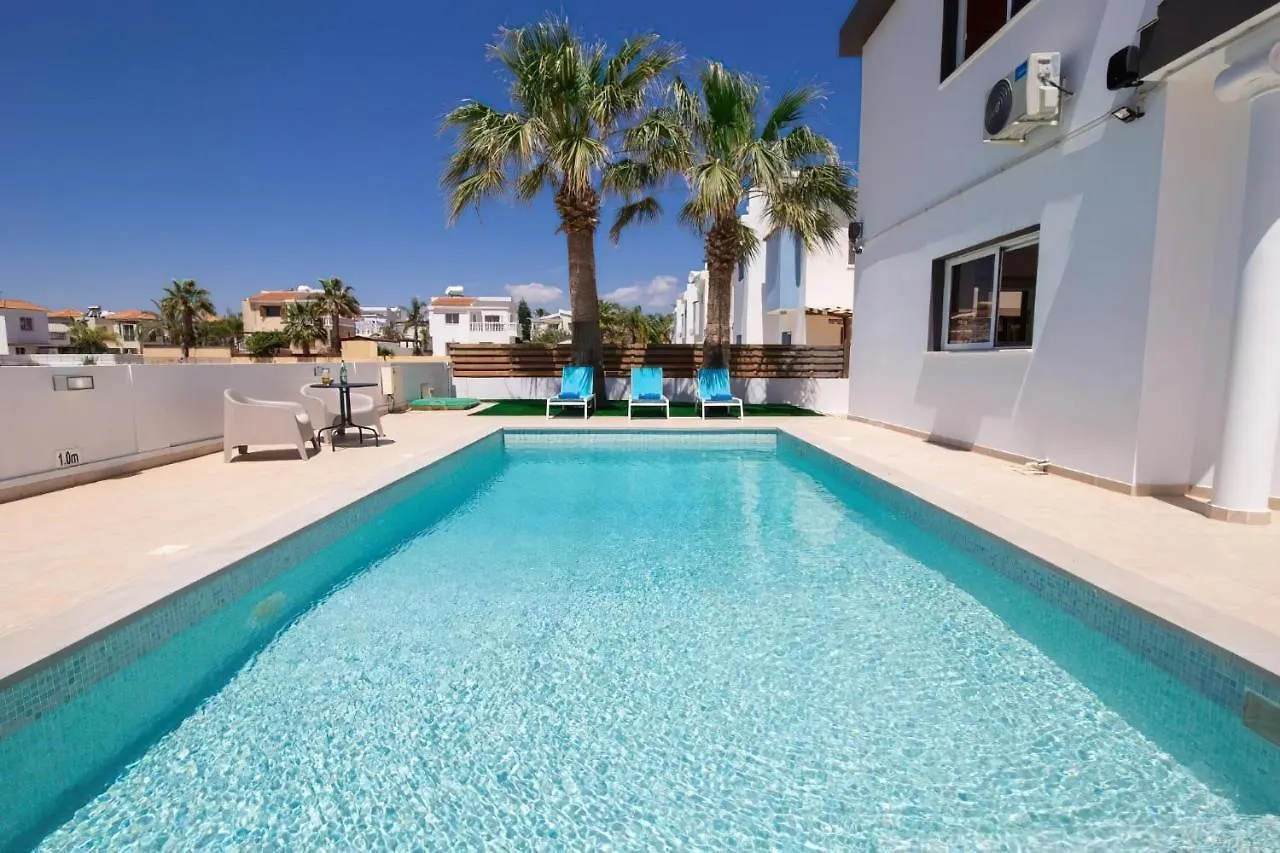 Villa Suncity Boutique Beachfront أيا نابا 0*,  قبرص